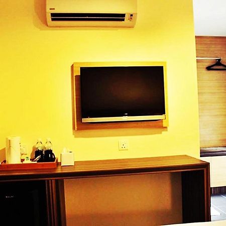 Hotel Sara'S Inn, Shah Alam Exteriör bild