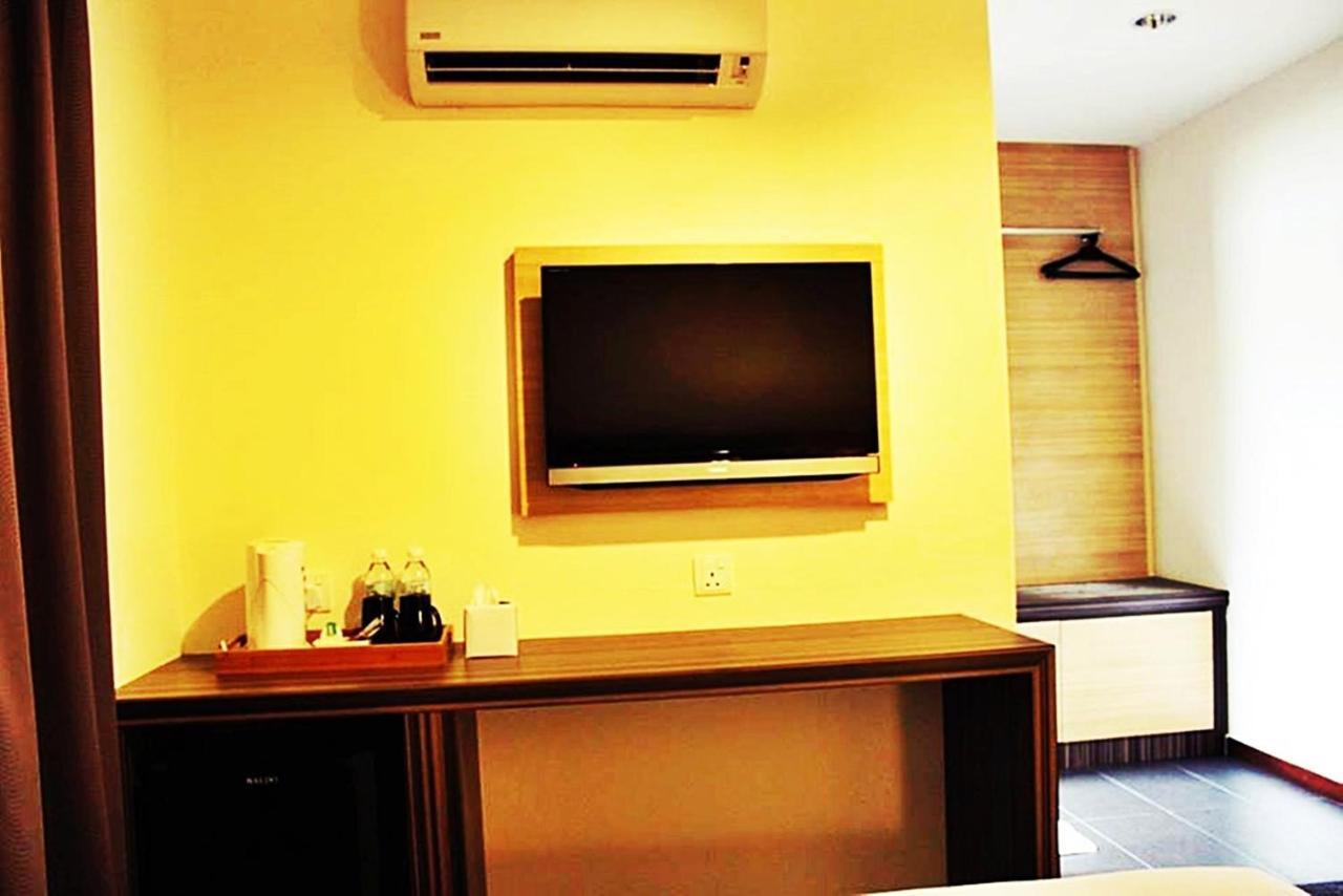 Hotel Sara'S Inn, Shah Alam Exteriör bild